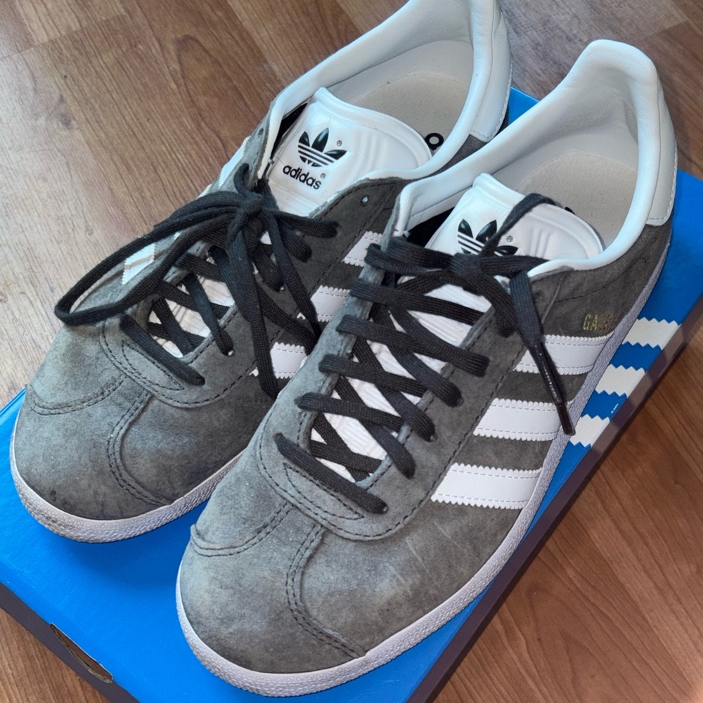 Adidas Gazelle Solid Grey / White / Gold Metallic